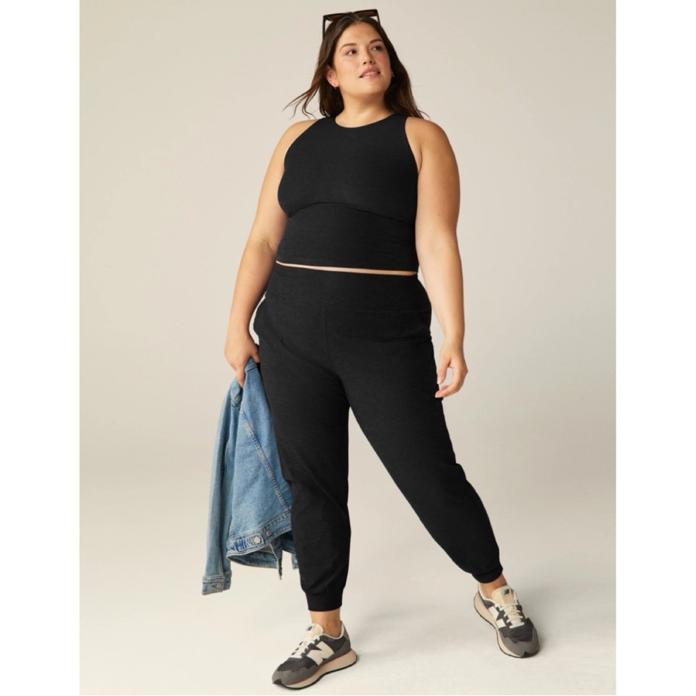 BEYOND YOGA Spacedye 'Midi Joggers' in Darkest Night